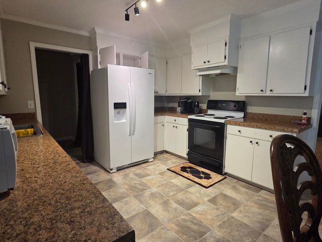 22 W Westend Street, Manning, SC 29102