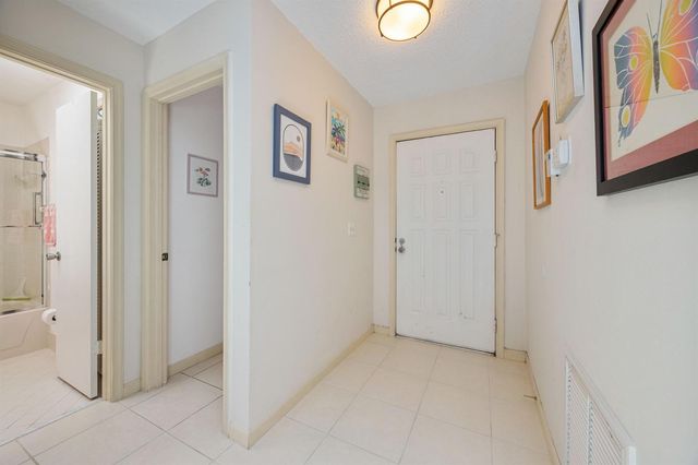 22 Ridge Pointe Drive C, Boynton Beach, FL 33435