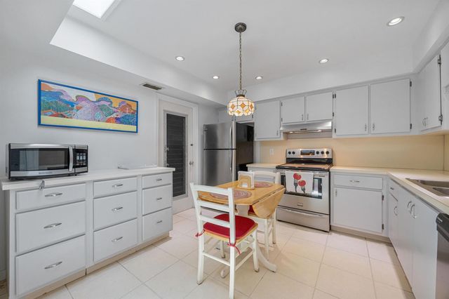 22 Ridge Pointe Drive C, Boynton Beach, FL 33435