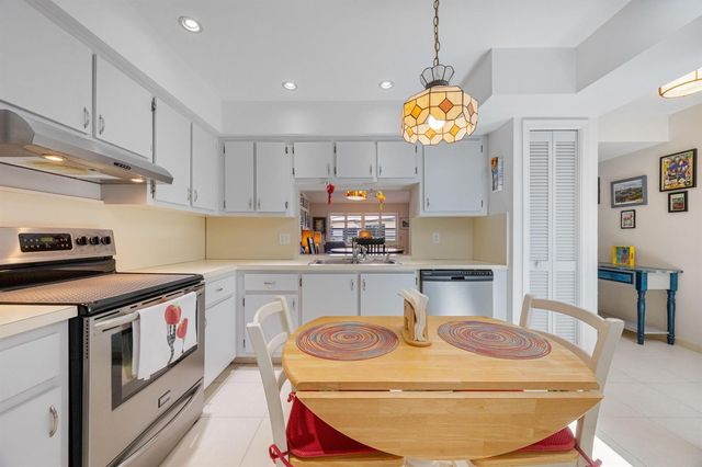 22 Ridge Pointe Drive C, Boynton Beach, FL 33435