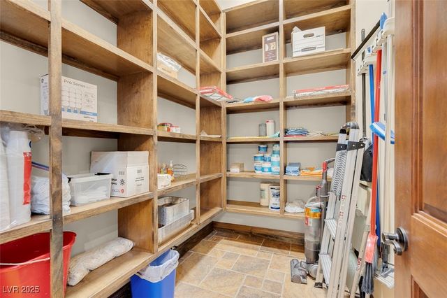 264 Crestview Drive, Las Vegas, NV 89124