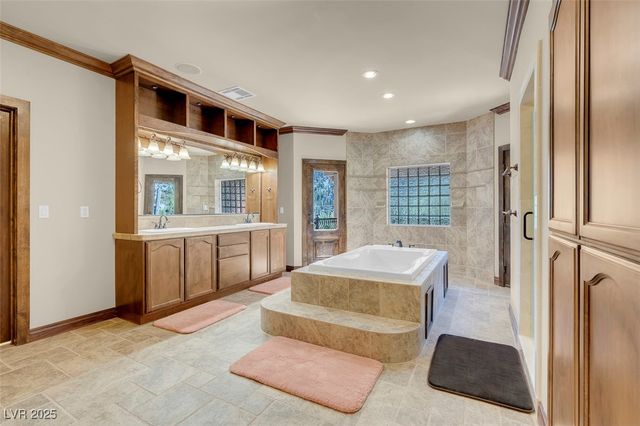 264 Crestview Drive, Las Vegas, NV 89124