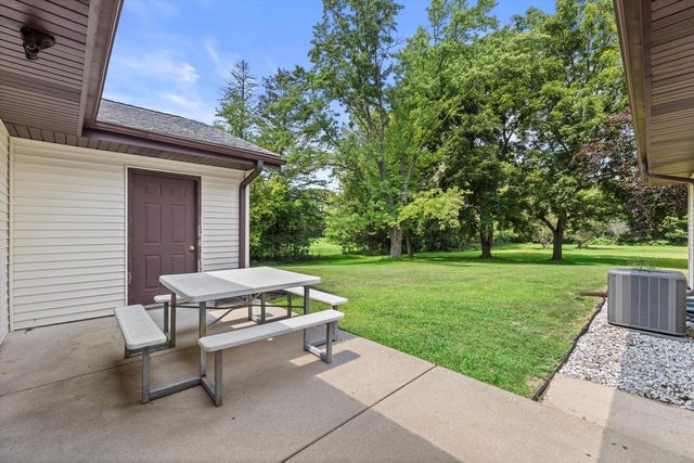 S82W31460 Section ROAD, Mukwonago, WI 53149