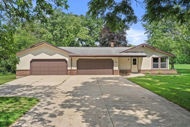 S82W31460 Section ROAD, Mukwonago, WI 53149