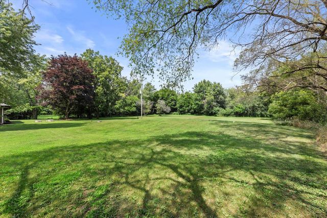 S82W31460 Section ROAD, Mukwonago, WI 53149