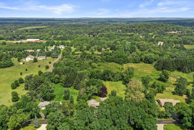 S82W31460 Section ROAD, Mukwonago, WI 53149