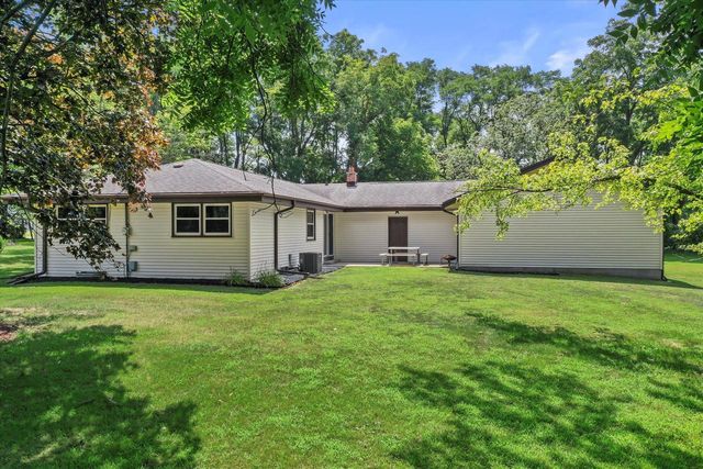 S82W31460 Section ROAD, Mukwonago, WI 53149