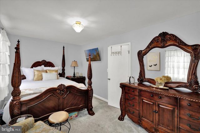 1008 CLOVERTON DR, Columbia, PA 17512