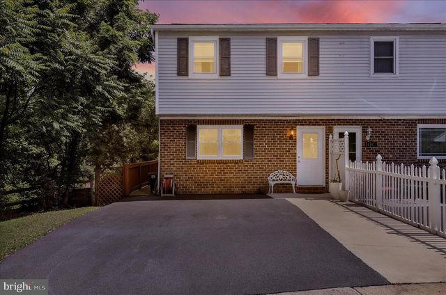 1008 CLOVERTON DR, Columbia, PA 17512