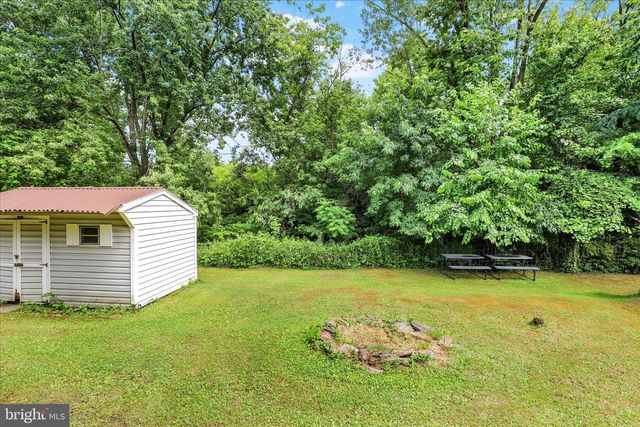 1008 CLOVERTON DR, Columbia, PA 17512