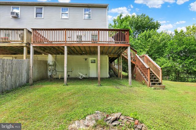 1008 CLOVERTON DR, Columbia, PA 17512