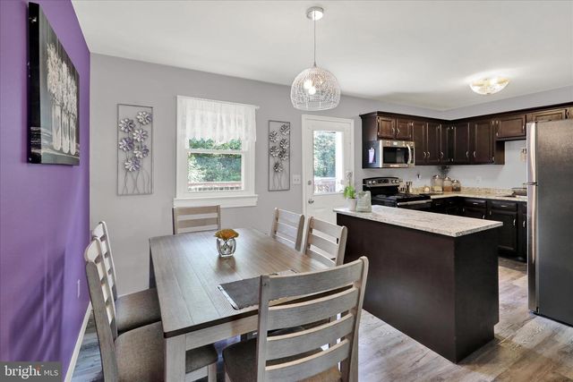 1008 CLOVERTON DR, Columbia, PA 17512