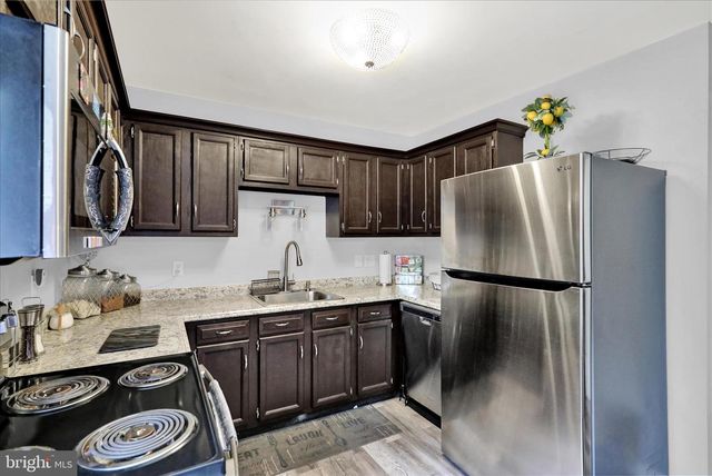 1008 CLOVERTON DR, Columbia, PA 17512