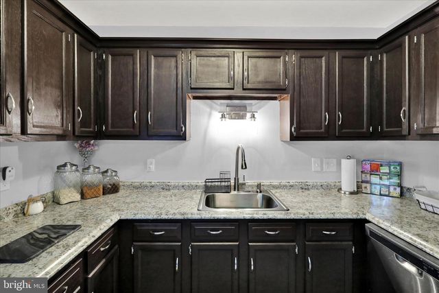 1008 CLOVERTON DR, Columbia, PA 17512