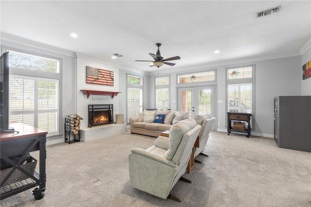 3905 N briarwood Drive, Brenham, TX 77833