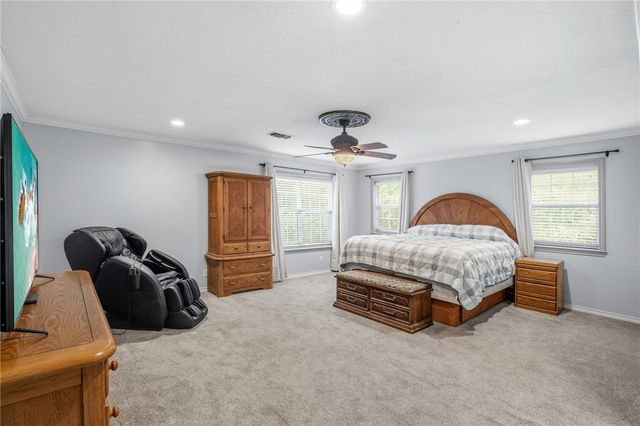 3905 N briarwood Drive, Brenham, TX 77833