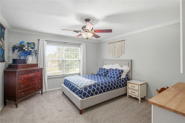 3905 N briarwood Drive, Brenham, TX 77833