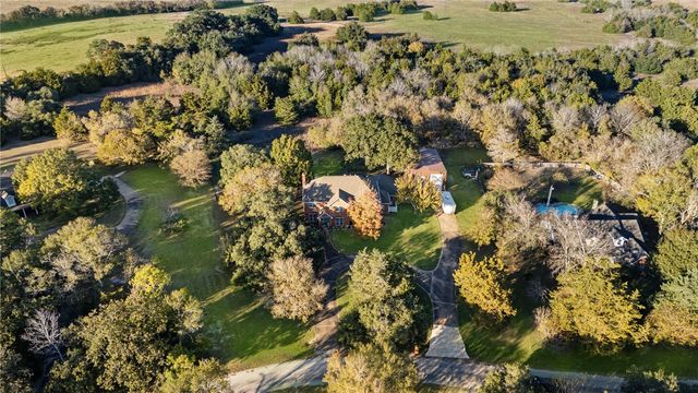 3905 N briarwood Drive, Brenham, TX 77833