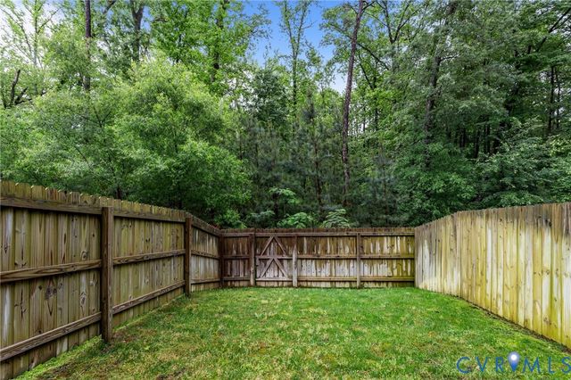 7905 Wistar Woods Ct, Richmond, VA 23228