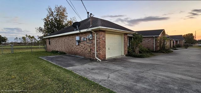 613 Parkside Dr, Thibodaux, LA 70301