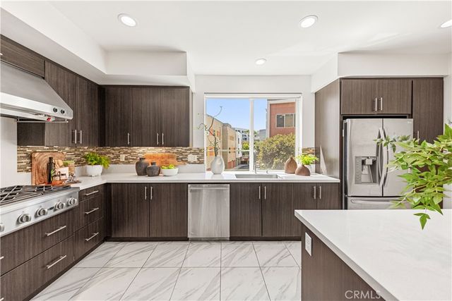 248 Rockefeller, Irvine, CA 92612