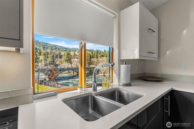 34 Steelhead Lane, Dryden, WA 98821