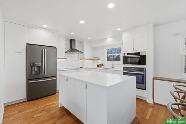 3618 Barretts Drive, Bellevue, NE 68147