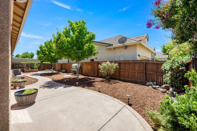 1700 Markdale Ln, Lincoln, CA 95648
