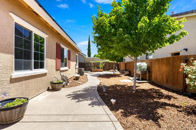 1700 Markdale Ln, Lincoln, CA 95648