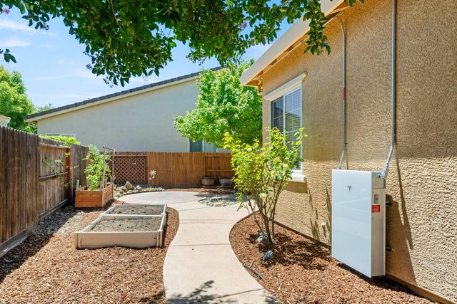 1700 Markdale Ln, Lincoln, CA 95648