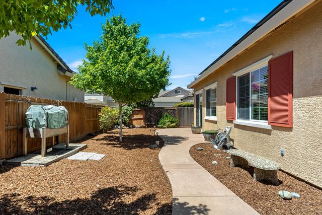1700 Markdale Ln, Lincoln, CA 95648