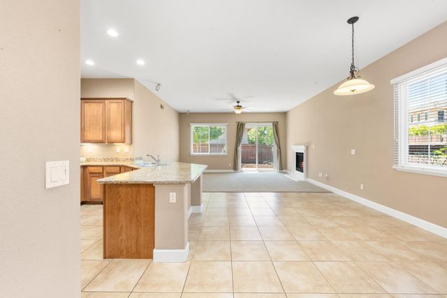 1700 Markdale Ln, Lincoln, CA 95648