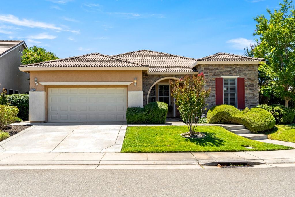 1700 Markdale Ln, Lincoln, CA 95648