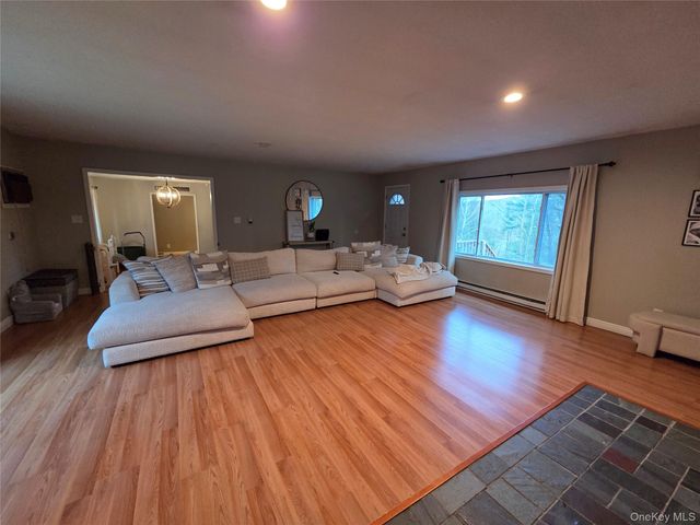 14 Andrew Paye Road, Pond Eddy, NY 12770