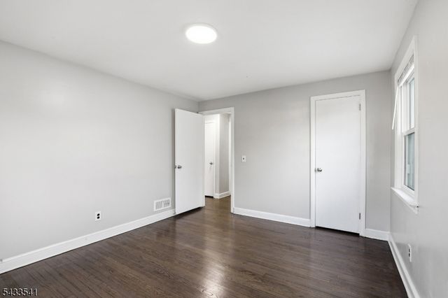 629 Erudo St, Linden City, NJ 07036