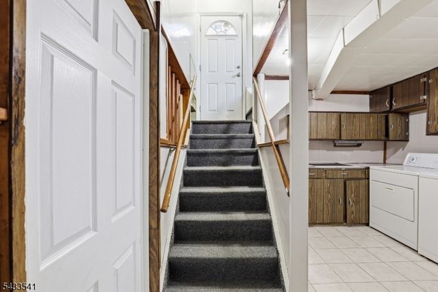 629 Erudo St, Linden City, NJ 07036