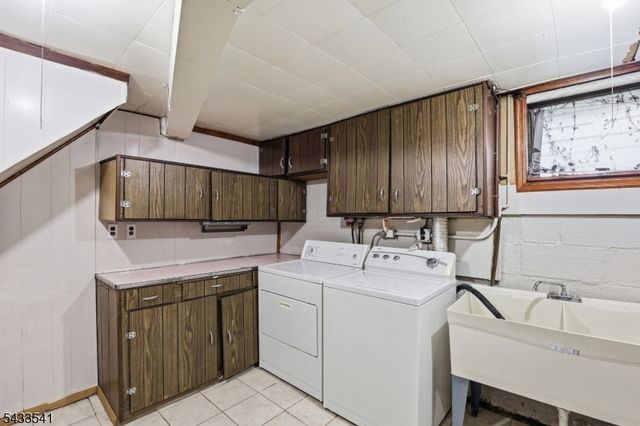 629 Erudo St, Linden City, NJ 07036