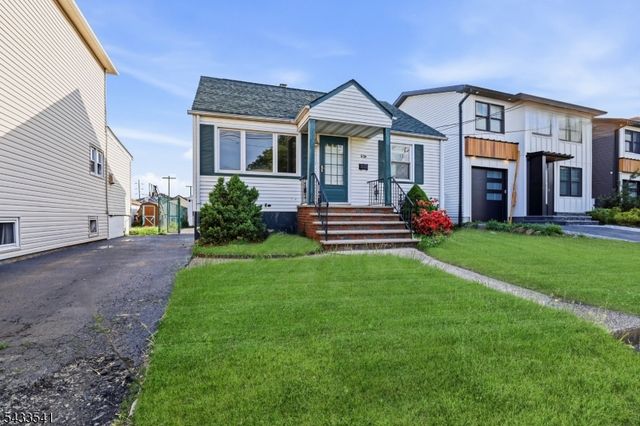 629 Erudo St, Linden City, NJ 07036