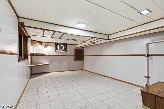 629 Erudo St, Linden City, NJ 07036