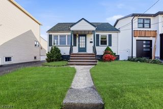 629 Erudo St, Linden City, NJ 07036