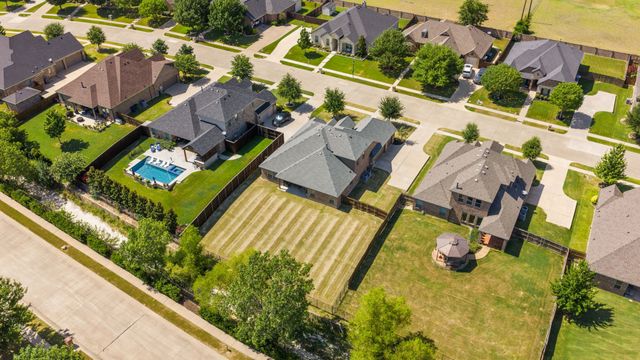 134 Water Garden Drive, Waxahachie, TX 75165