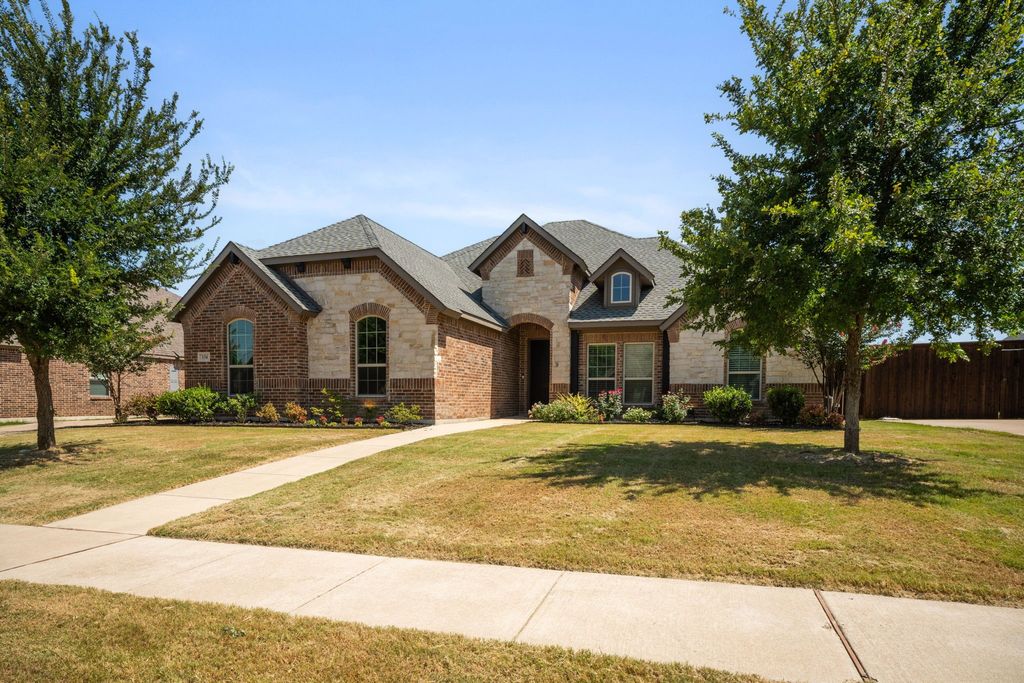 134 Water Garden Drive, Waxahachie, TX 75165