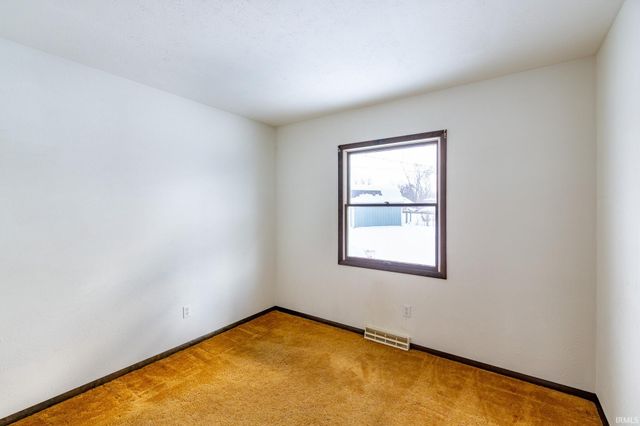 56044 Wynnewood Drive, Osceola, IN 46561