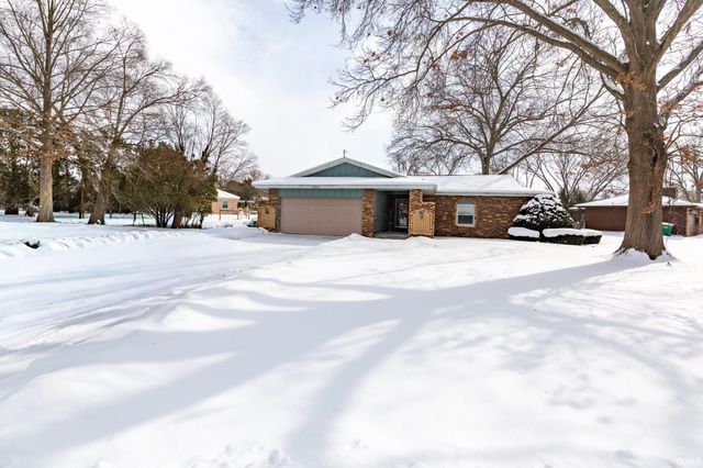 56044 Wynnewood Drive, Osceola, IN 46561