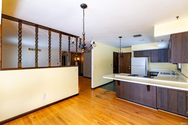 56044 Wynnewood Drive, Osceola, IN 46561