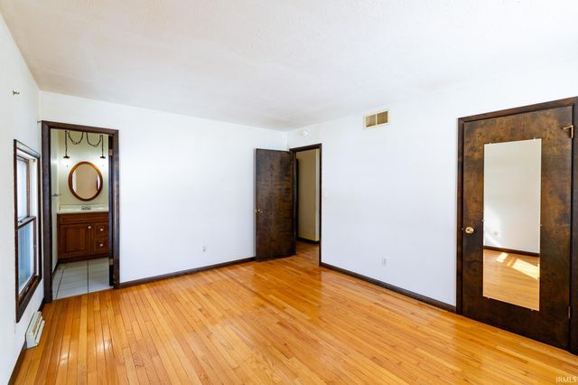 56044 Wynnewood Drive, Osceola, IN 46561