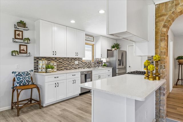 16427 Clearcrest Drive, Houston, TX 77059