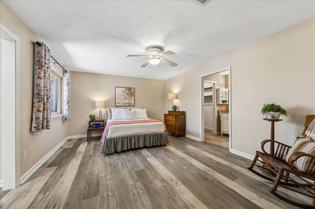 16427 Clearcrest Drive, Houston, TX 77059