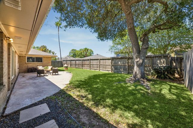 16427 Clearcrest Drive, Houston, TX 77059