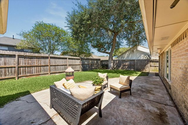 16427 Clearcrest Drive, Houston, TX 77059